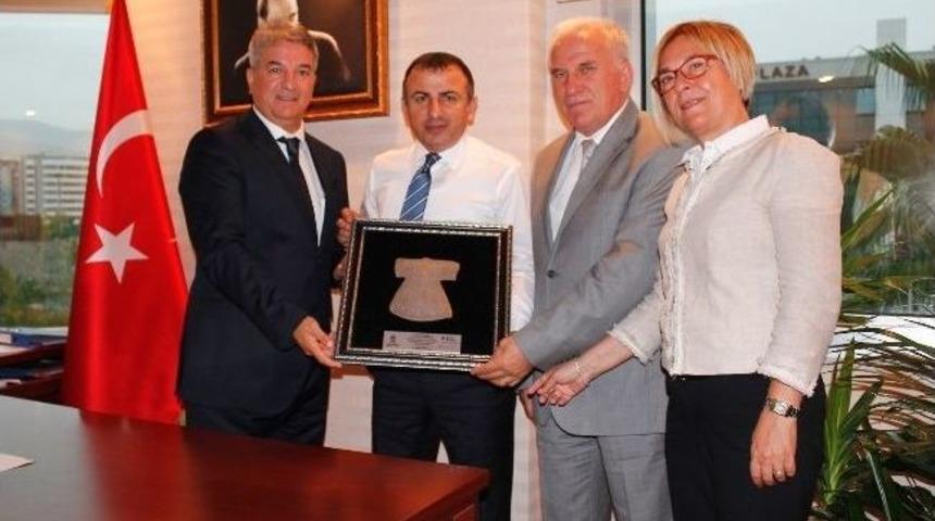 Etik, Turizmde Bayraklı'ya Dikkat &Ccedil;ekti