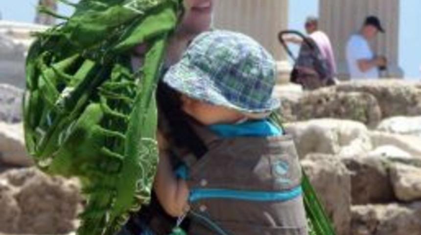 Başhekim Kuru: &Ccedil;ocukları Hasta Olmaması I&ccedil;in Mevsimine G&ouml;re Giydirelim