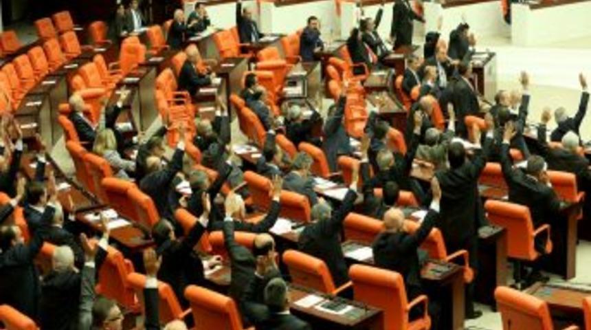 Suriye Tezkeresi Meclis'te Kabul Edildi