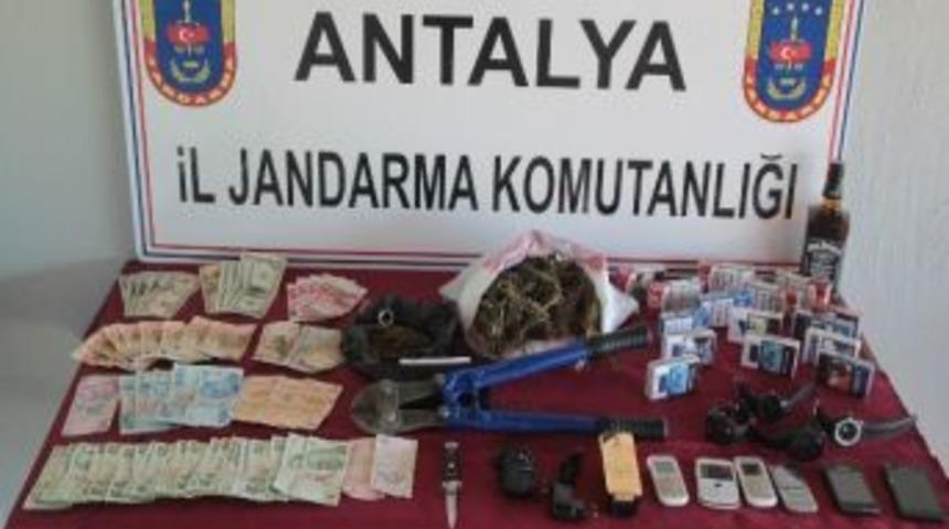 Hırsızlık Şebekesi Polisten Ka&ccedil;amadı