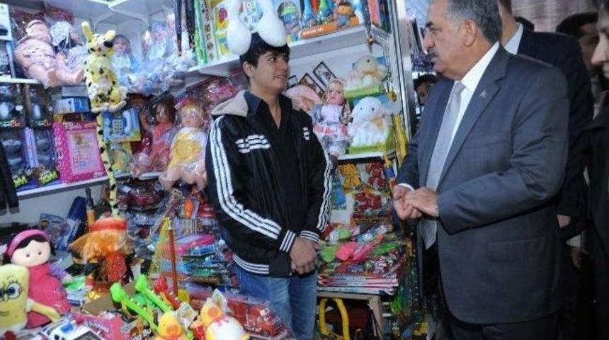 Yunus Emre Halk &Ccedil;arşısı T&ouml;renle A&ccedil;ıldı