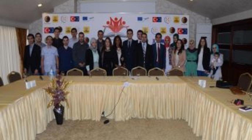 Gen&ccedil; Hukuk&ccedil;uların &lsquo;nefret Su&ccedil;larıyla M&uuml;cadele&rsquo; Projesi AB Desteği Aldı