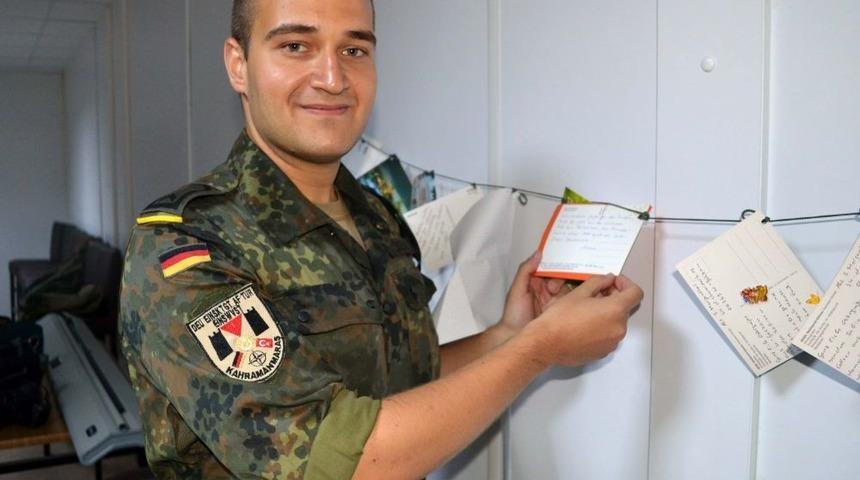 NATO'da G&ouml;revli Alman Askerleri, Almanya&rsquo;nın Birleşmesini Kutladı