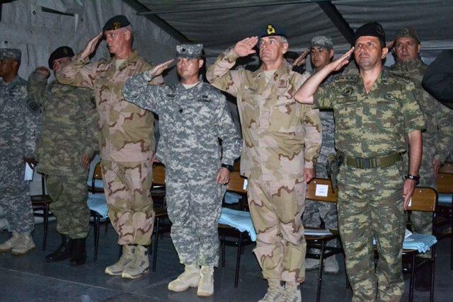 NATO da G&ouml;revli Alman Askerleri, Almanya&rsquo;nın Birleşmesini Kutladı 1