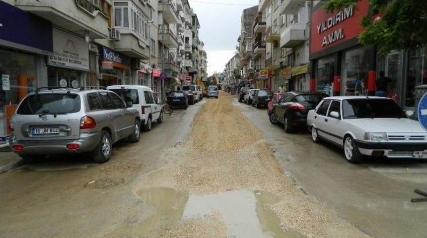 Mudanya&rsquo;da Alt Yapı &Ccedil;alışması Esnafı Canından Bezdirdi