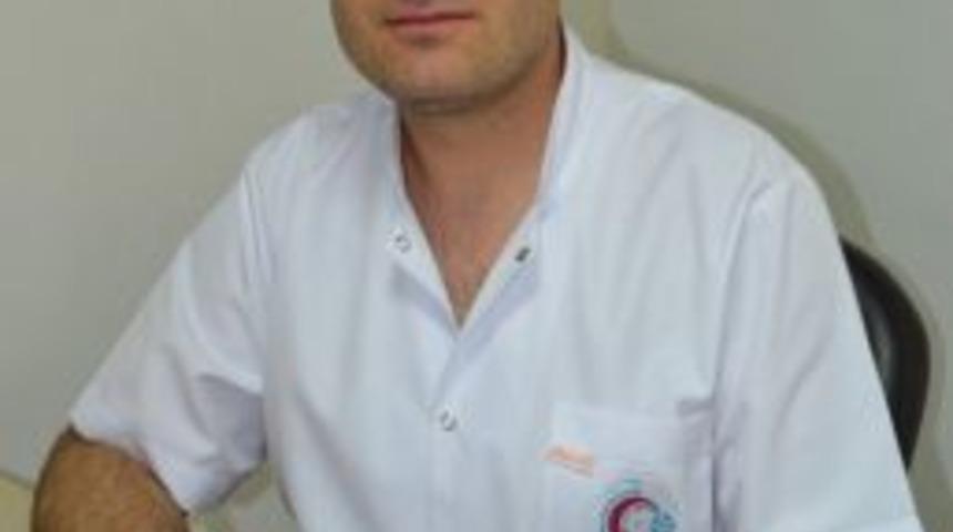 Stres Ve D&uuml;zensiz Yemek Refl&uuml; Riskini Artırıyor