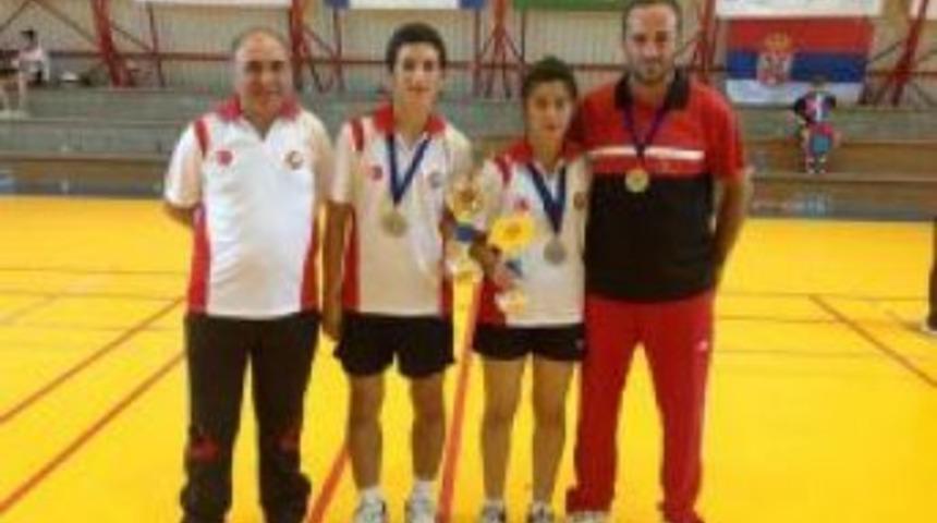 İsvi&ccedil;re'de Boyar ve &ouml;ğrencileri tarih yazıyor