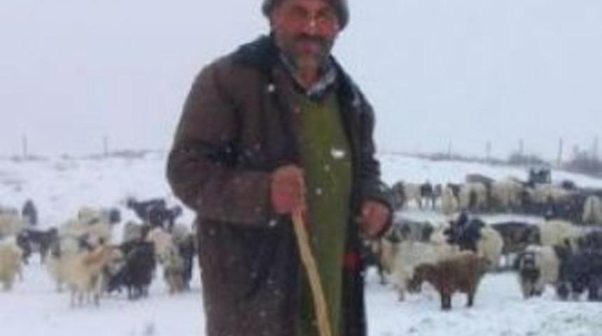 Oğlunu &ouml;ld&uuml;ren baba otelde yakalandı