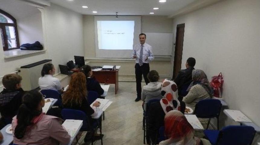 &Ccedil;om&uuml;'de Periyodik Sağlık Muayenesi Eğitimleri Başladı