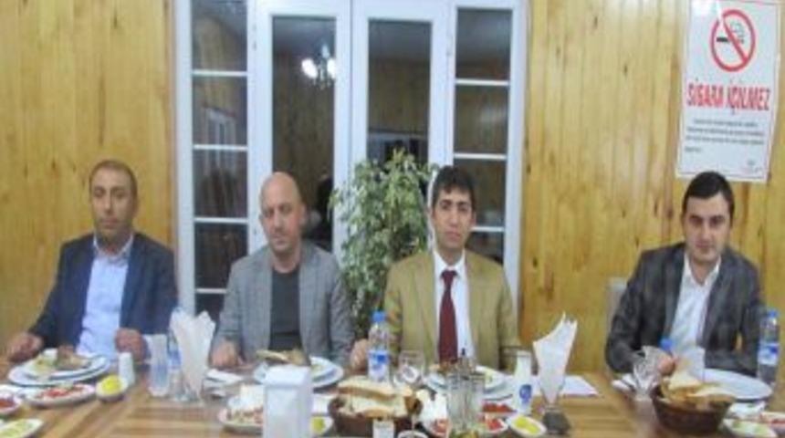 İNSİAD Hizmet Sekt&ouml;r&uuml; &Uuml;yeleri Yemekte Bir Araya Geldi