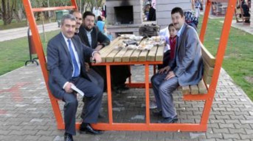 Başkan Yaşar Din G&ouml;revlileriyle Buluştu