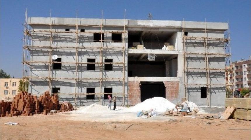 Kaymakam Fırat, &Ouml;ğretmen Evi İnşaatını Denetledi