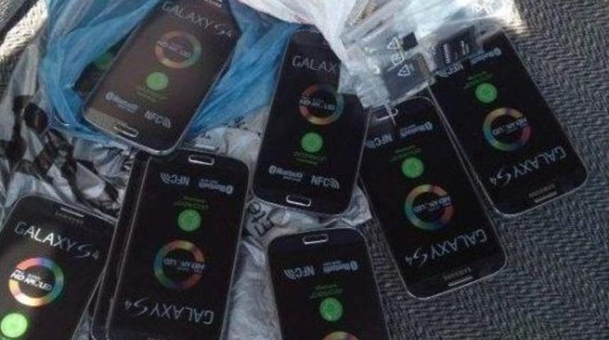 Van&rsquo;da 48 Adet Ka&ccedil;ak Cep Telefonu Ele Ge&ccedil;irildi