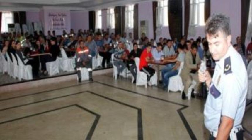 Belediye Personeline Trafik Semineri