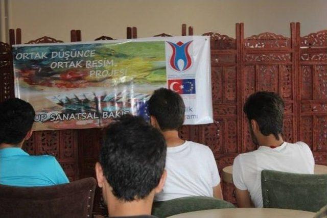 Hakkari&rsquo;de &ldquo;ortak D&uuml;ş&uuml;nce Ortak Resim&rdquo; Projesine B&uuml;y&uuml;k İlgi 1