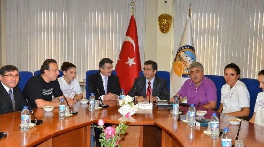 Vali D&uuml;zg&uuml;n Orduspor Bayan Basketbol Takımını Kabul Etti