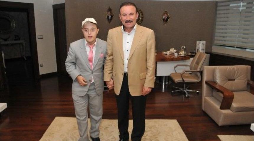 Down Sendromlu Mahmut Başkan Doğan&rsquo;ı Ziyaret Etti