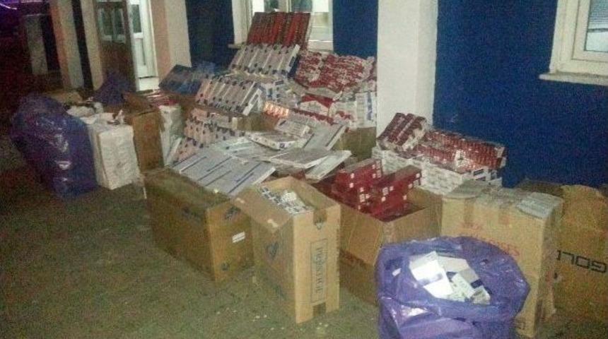 (&ouml;zel Haber) Kurbanlık Koyunların Arasında Ka&ccedil;ak Sigara Getirmişler