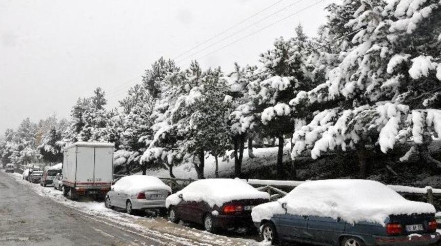 Abant Beyaz Gelinliğini Giydi