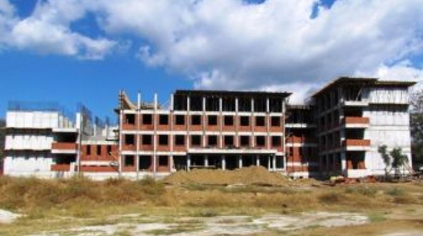 &Ouml;demiş&rsquo;in Yeni İmam Hatip Lisesi İnşaatı Birgi Yolunda Y&uuml;kseliyor