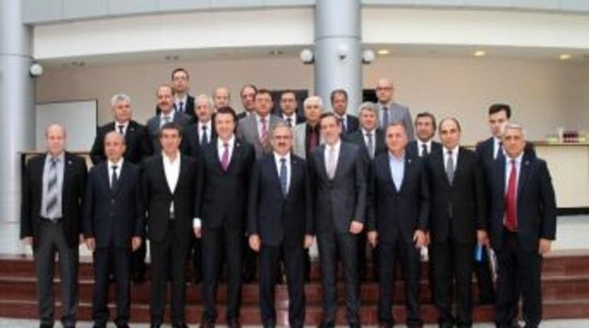 Vali Karaloğlu'ndan Sanayicilere: