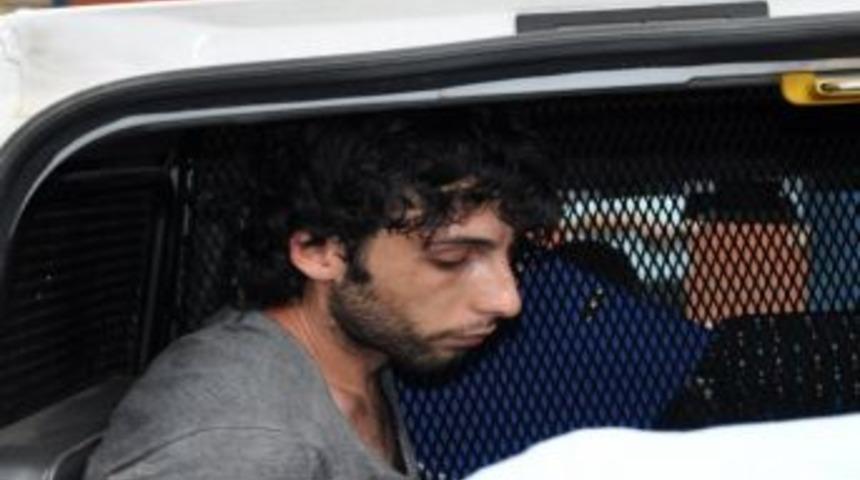 Eşini Bı&ccedil;aklayan Şahıs Tutuklandı