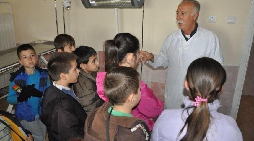 Veteriner Hekim Kiracıoğlu: &Ccedil;ocuklara K&uuml;&ccedil;&uuml;k Yaşta Hayvan Sevgisi Aşılamalıyız