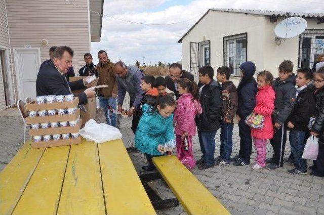 Veteriner Hekim Kiracıoğlu: Çocuklara Küçük Yaşta Hayvan Sevgisi Aşılamalıyız