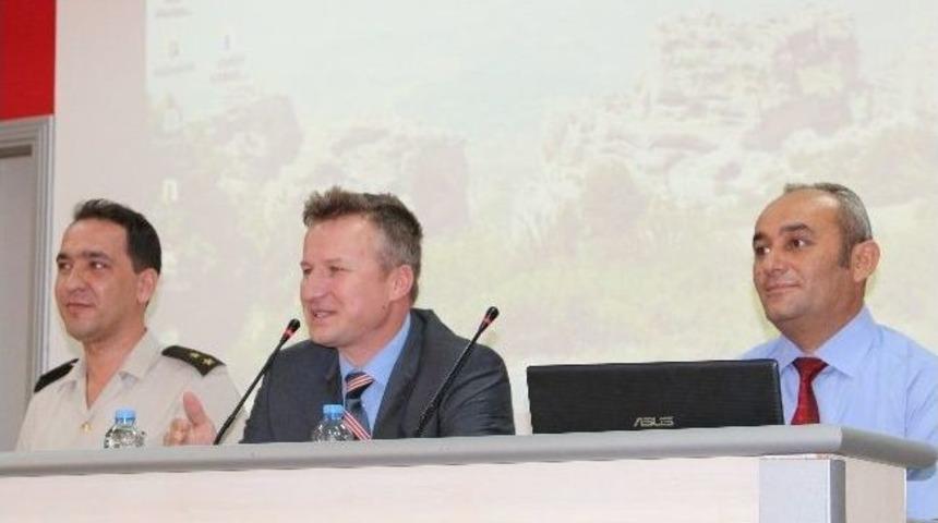 Mut&rsquo;ta &Ouml;ğrenci Servis S&uuml;r&uuml;c&uuml;lerine Eğitim Semineri