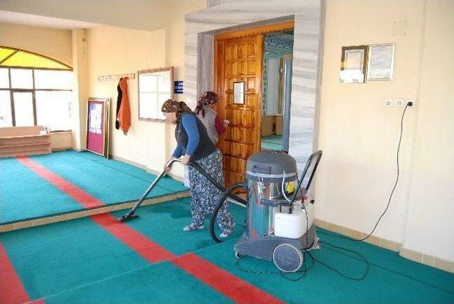 Camilere Temizlik Ve Bakım Seferberliği 1