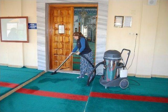 Camilere Temizlik Ve Bakım Seferberliği 2