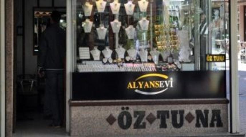 Kuyumcudan Bilezik &Ccedil;alındı