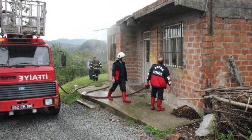 Fatsa&rsquo;da Ş&uuml;pheli Ev Yangını