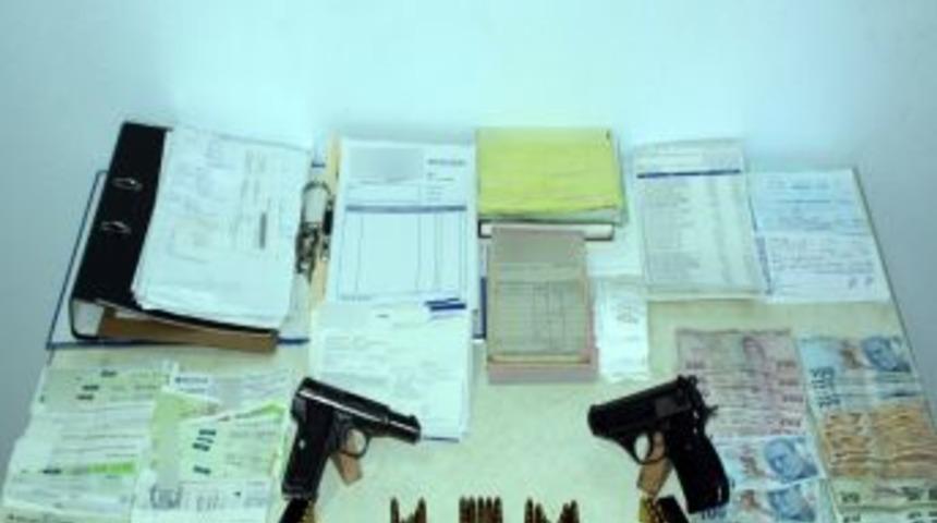 Polisten Su&ccedil; &Ouml;rg&uuml;t&uuml;ne Darbe