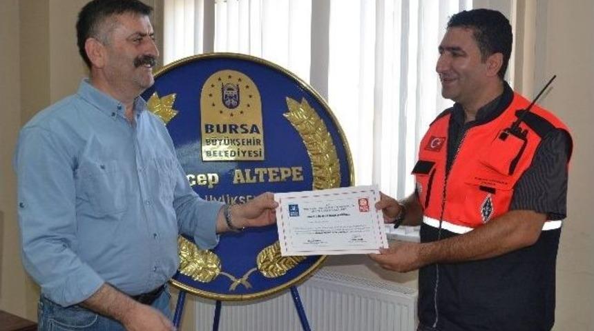 G&ouml;n&uuml;ll&uuml; İtfaiyeciler Sertifikalarını Aldı