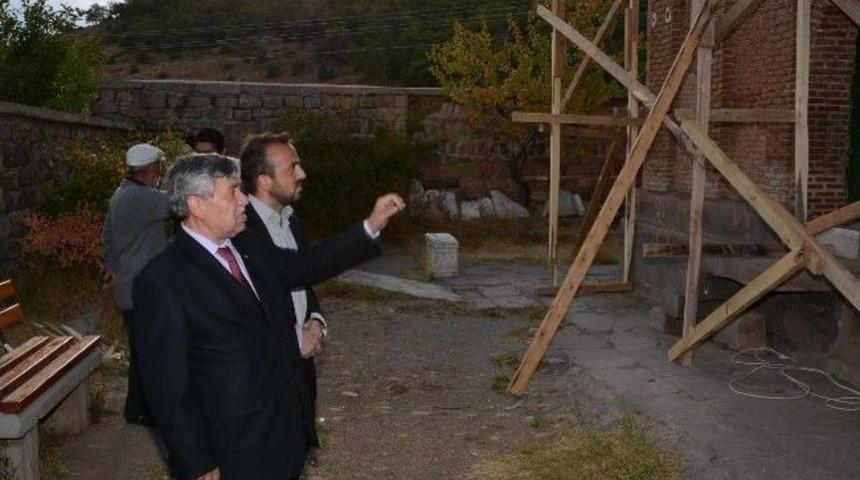 Melikgazi T&uuml;rbesi Restore Ediliyor