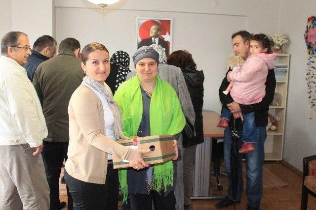 L&ouml;sev den Yardıma Muhta&ccedil; Ailelere Yardım Eli 2