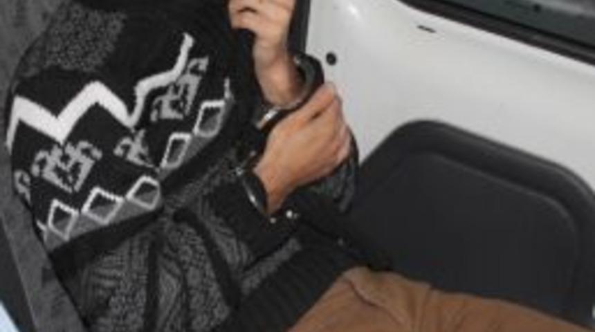 Zırhlı Ara&ccedil;tan 255 Bin Lira &Ccedil;alan Gen&ccedil;: "hırsızlık Yapmam İ&ccedil;in Dayak Yedim"