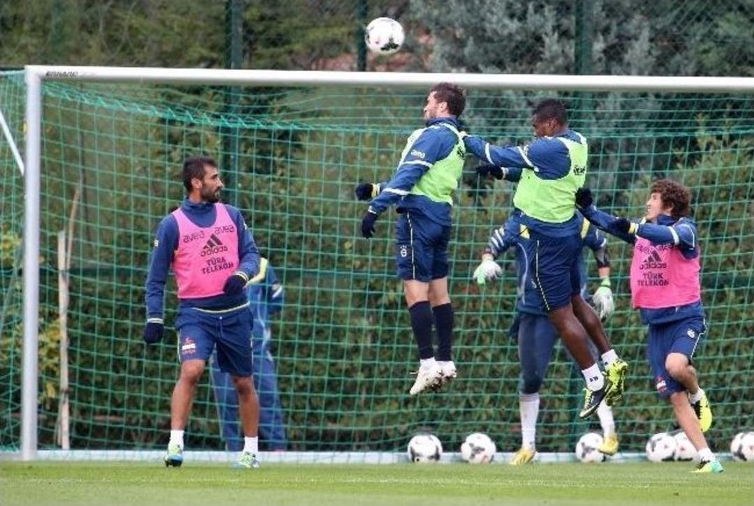 Fenerbah&ccedil;e, Trabzonspor Ma&ccedil;ı Hazırlıklarını S&uuml;rd&uuml;r&uuml;yor