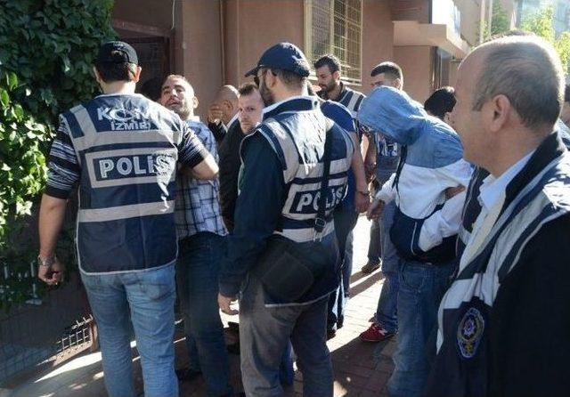 İzmir'de Suç Örgütü Üyeleri Adliyeye Sevk Edildi