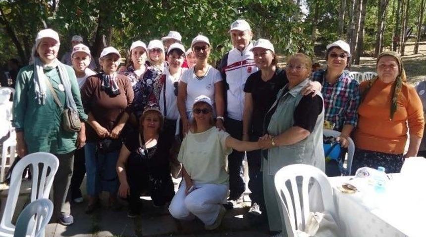 Altındağlı Kadınlar Kanserle M&uuml;cadele İ&ccedil;in Y&uuml;r&uuml;d&uuml;