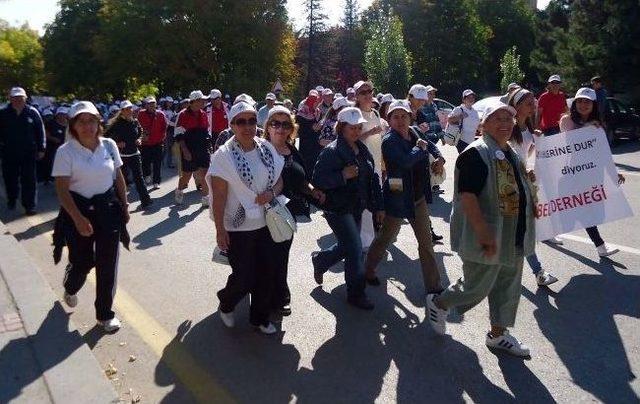 Altındağlı Kadınlar Kanserle M&uuml;cadele İ&ccedil;in Y&uuml;r&uuml;d&uuml; 1