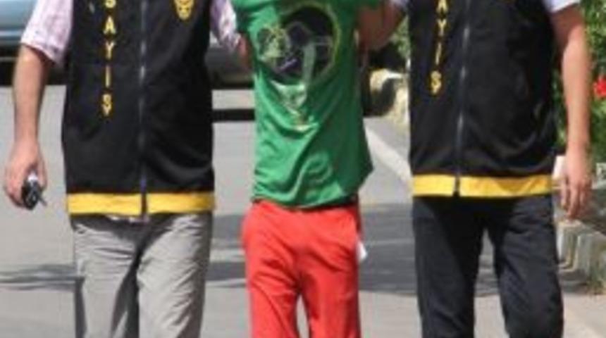 &lsquo;u&ccedil;ak &Ccedil;alacağım&rsquo; Diyen Gen&ccedil; Hırsızlıktan Yakalandı