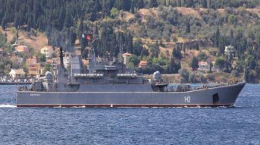 İki Rus Savaş Gemisi Çanakkale Boğazı'ndan Geçti