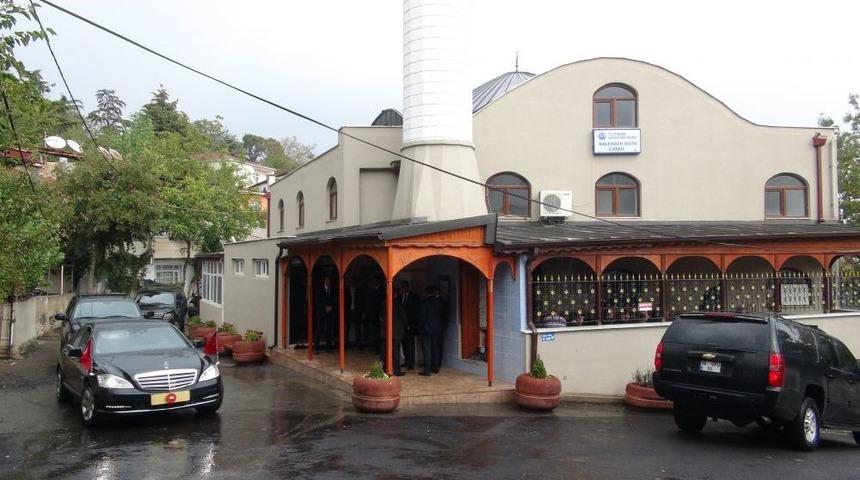 Cumhurbaşkanı, Cuma Namazını Kalender &Uuml;st&uuml; Camii'nde Kıldı