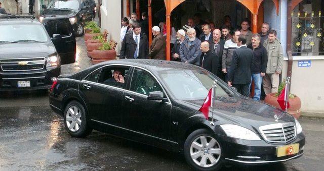 Cumhurbaşkanı, Cuma Namazını Kalender Üstü Camii'nde Kıldı