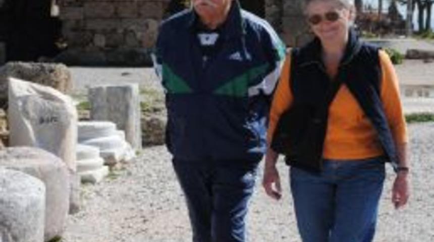 Antalya, Kışın 50 Yaş &Uuml;st&uuml; Turistleri Ağırlayarak Otelleri A&ccedil;ık Tutacak