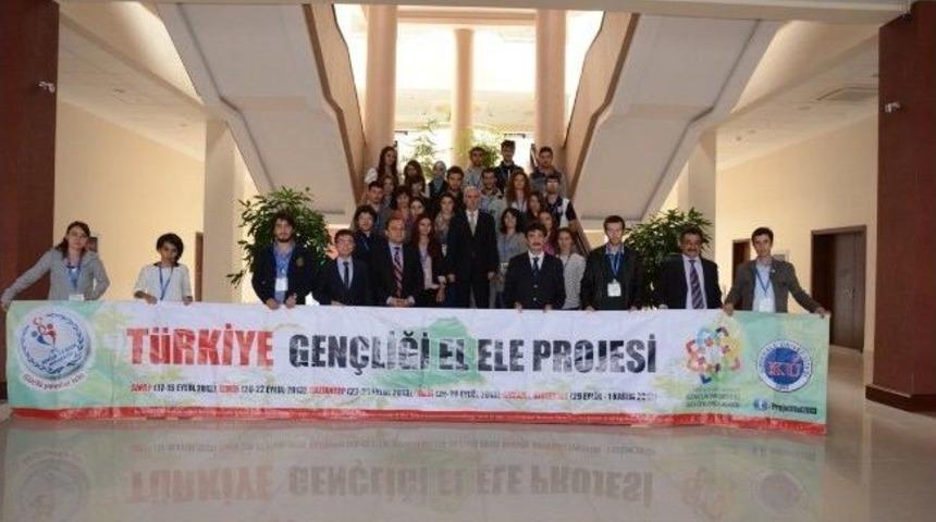 T&uuml;rkiye Gen&ccedil;liği El Ele Kırıkkale &Uuml;niversitesi'nde