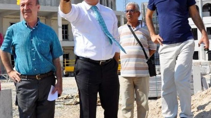 Başkan Tuna, K&uuml;lt&uuml;r Merkezi İnşaatını İnceledi