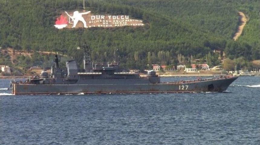 Rus Savaş Gemileri &Ccedil;anakkale Boğazı'ndan Ge&ccedil;ti